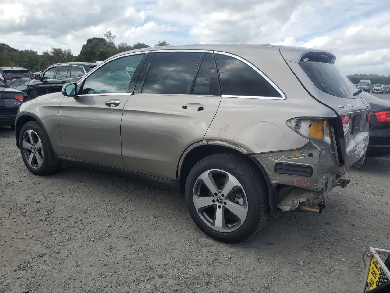 WDC0G4KB5KF489989 2019 MERCEDES-BENZ GLC - Image 2