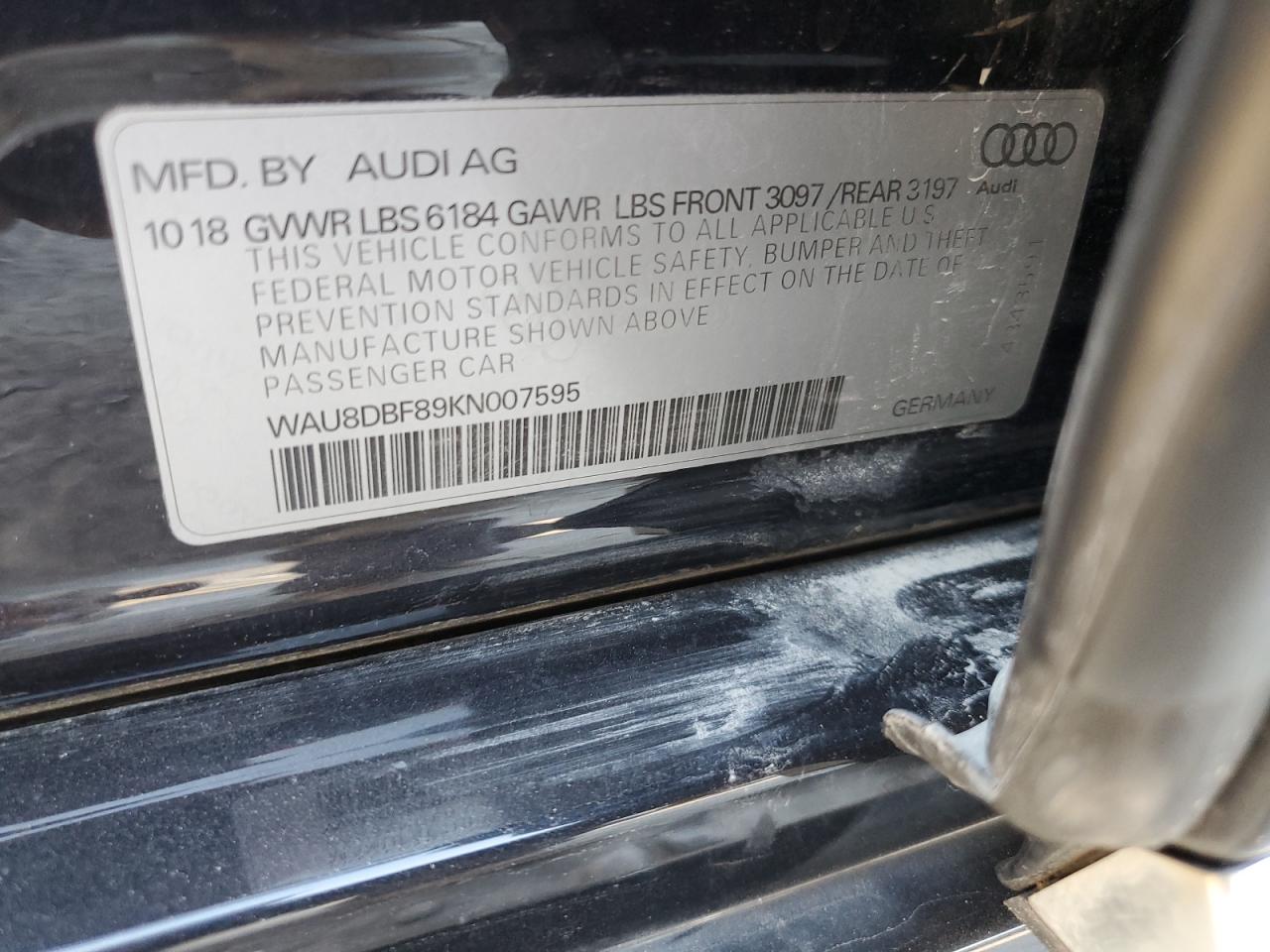 WAU8DBF89KN007595 2019 Audi A8 L