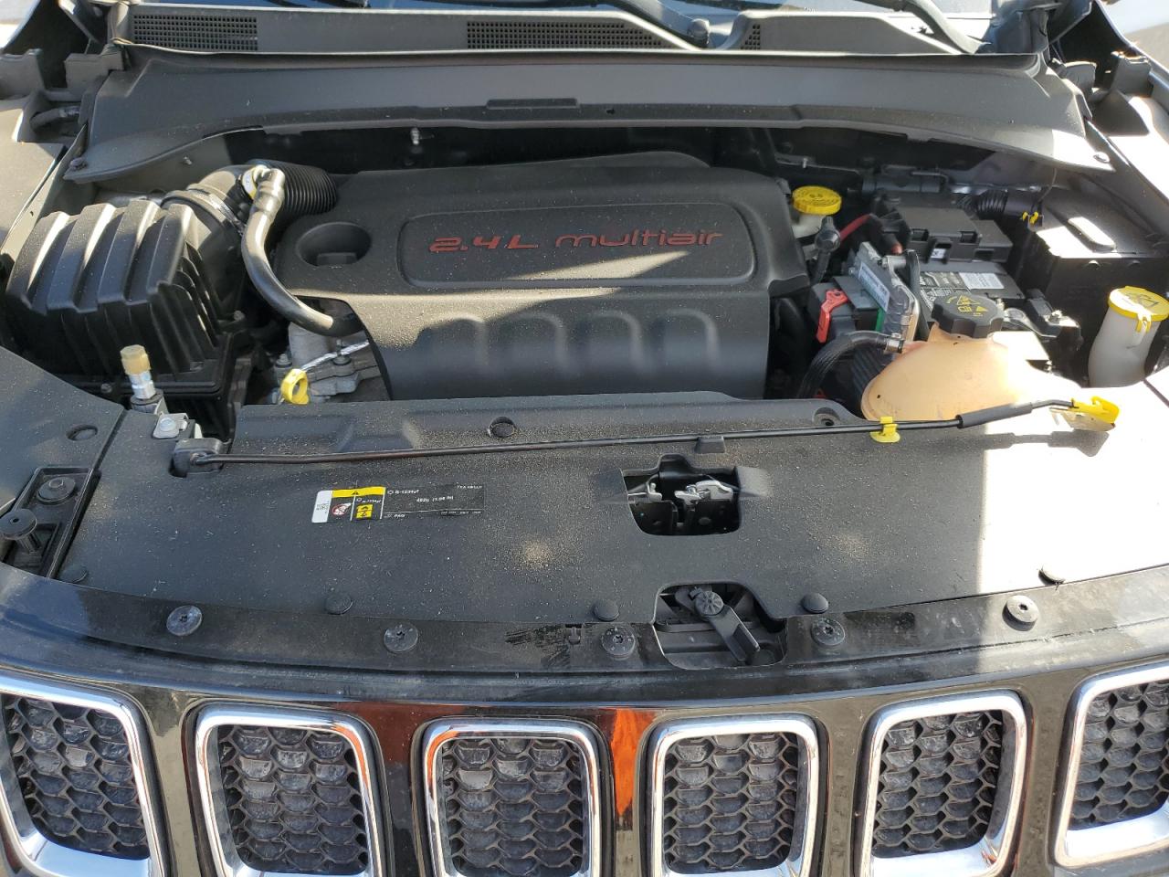 2018 Jeep Compass - Image 12