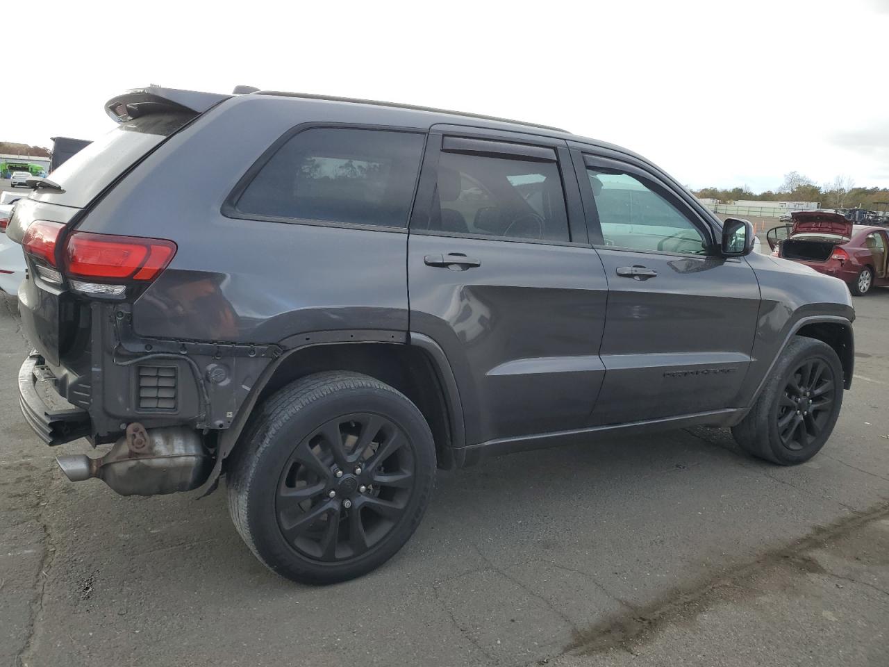 2020 Jeep Grand Cherokee - Image 3