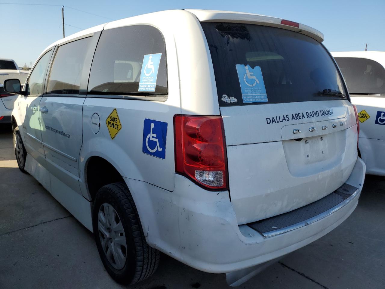 2017 Dodge Caravan - Image 2