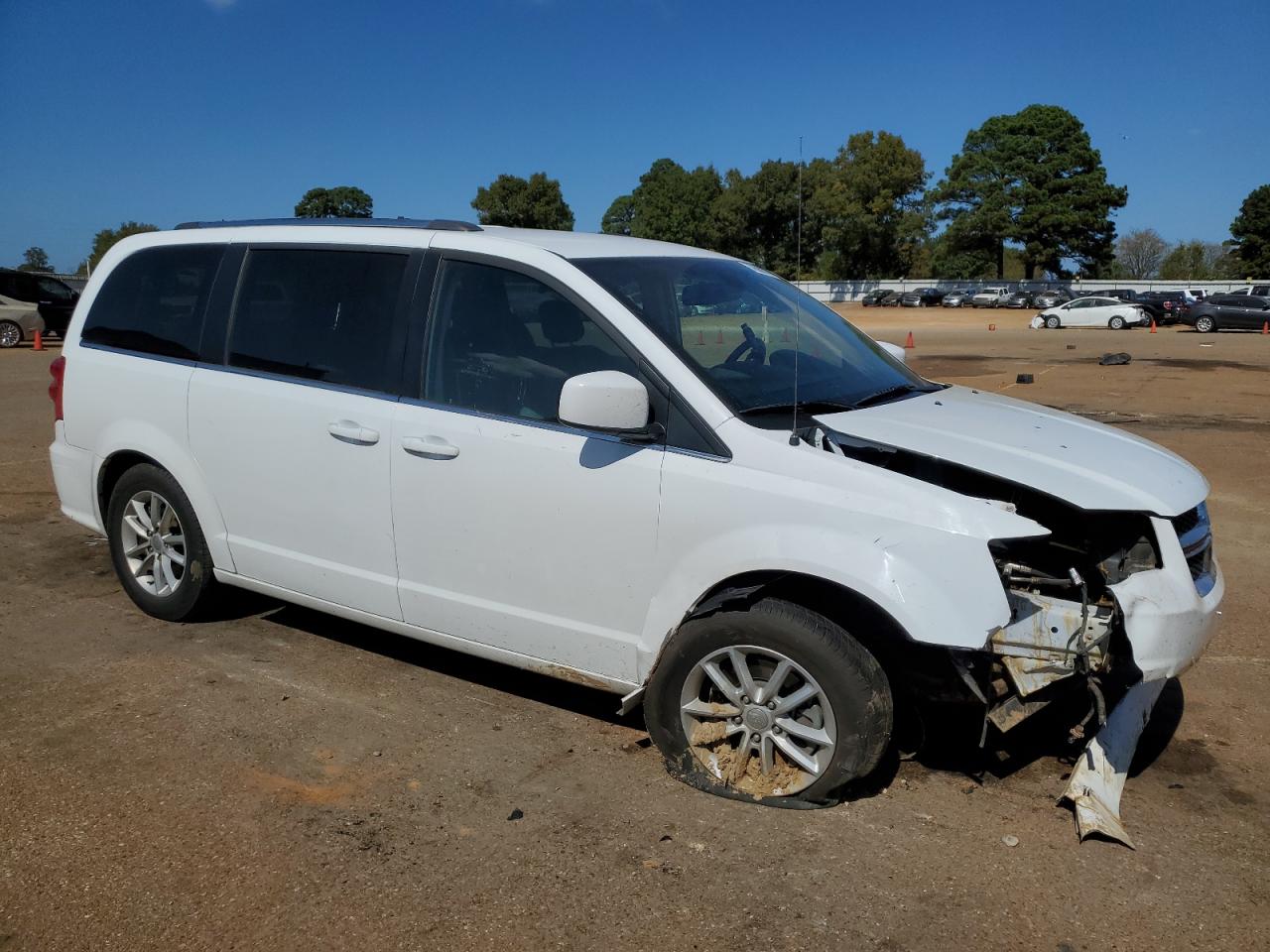 2019 Dodge Caravan - Image 4