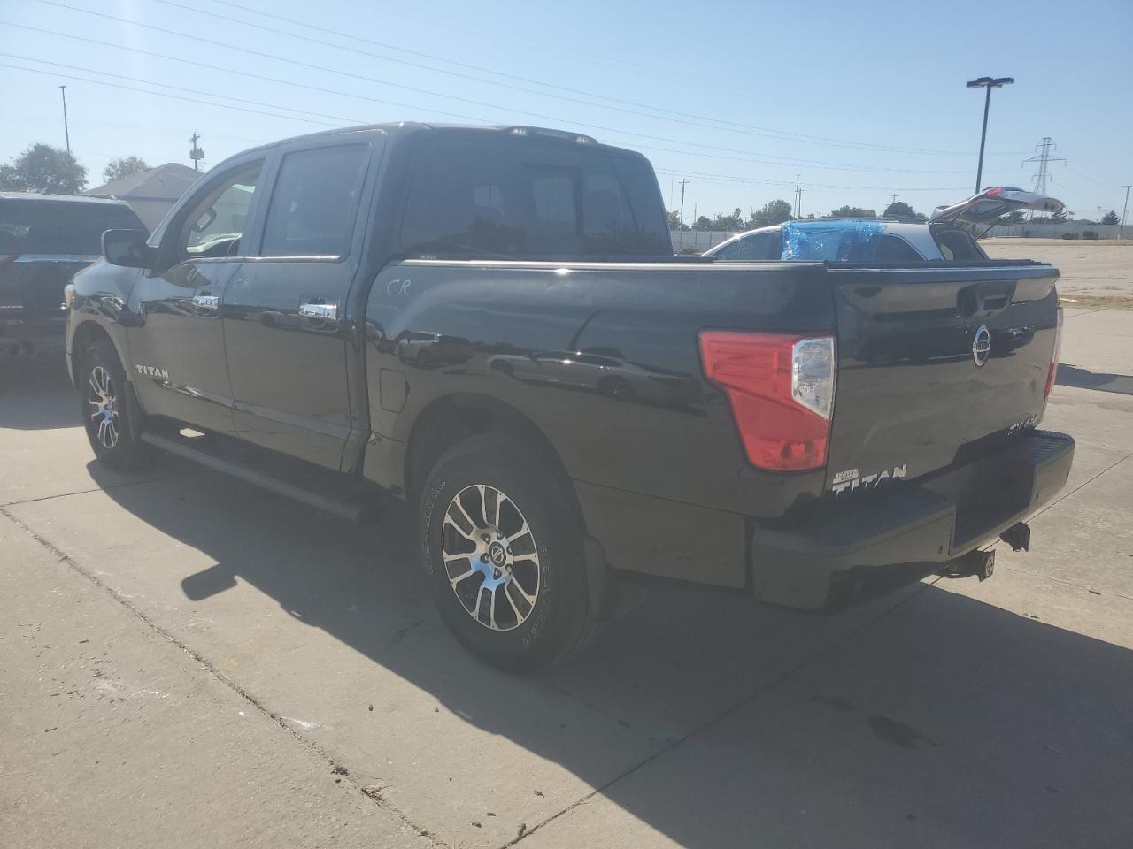 2021 Nissan Titan - Image 2