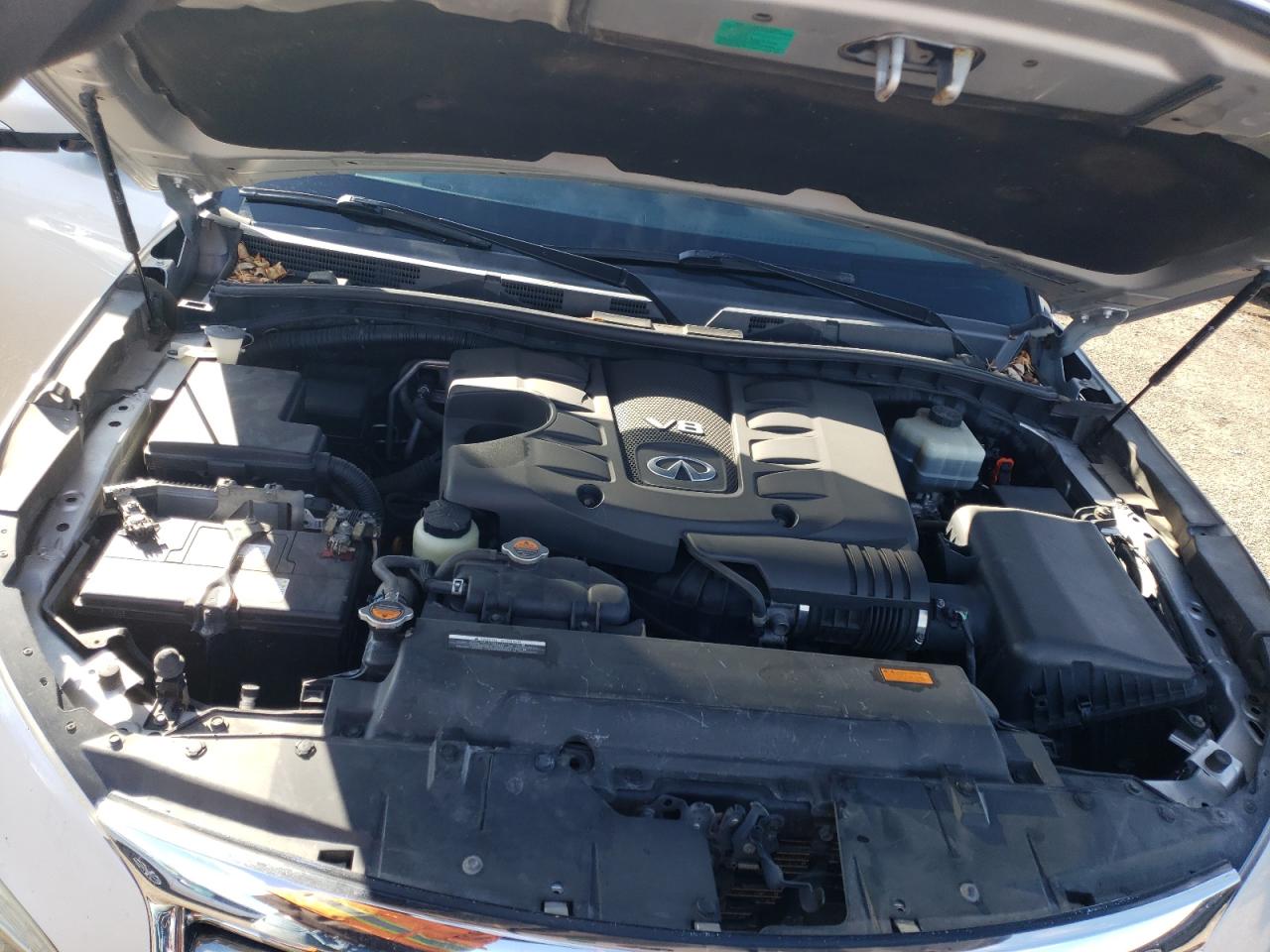 2011 Infiniti QX56 - Image 12