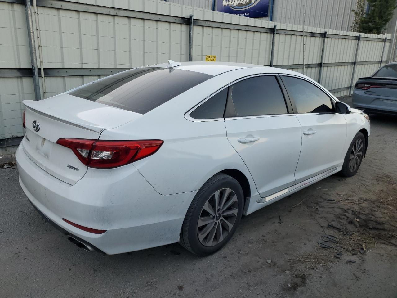 2016 Hyundai Sonata - Image 3