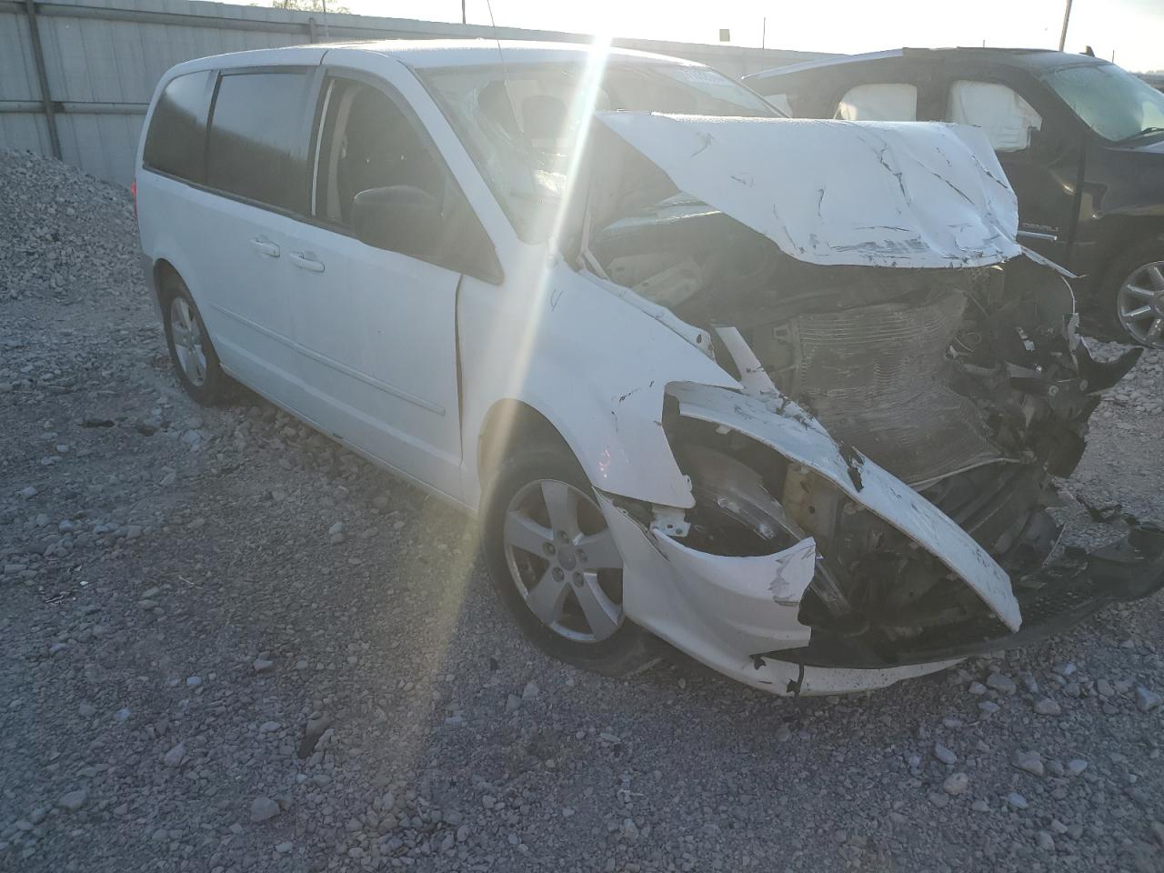 2013 Dodge Caravan - Image 4