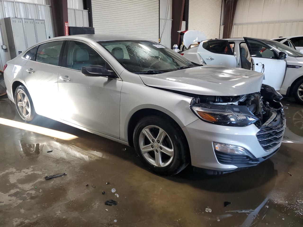 2019 Chevrolet Malibu - Image 4