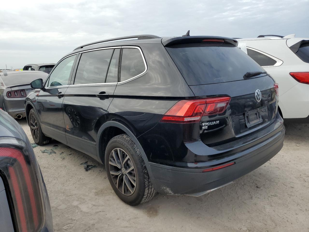 2019 Volkswagen Tiguan - Image 2
