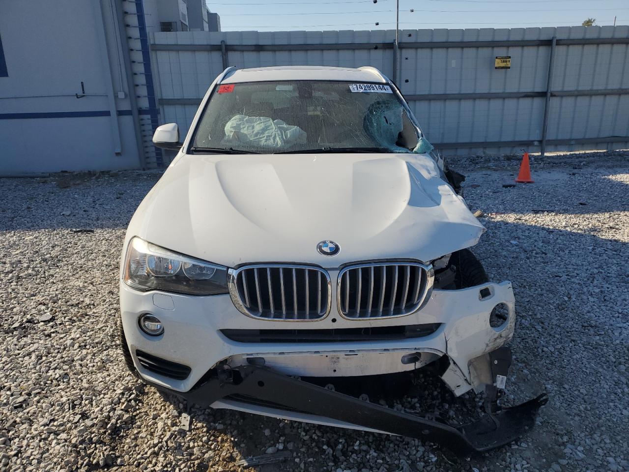 VIN 5UXWX9C50F0D45587 2015 BMW X3 no.5