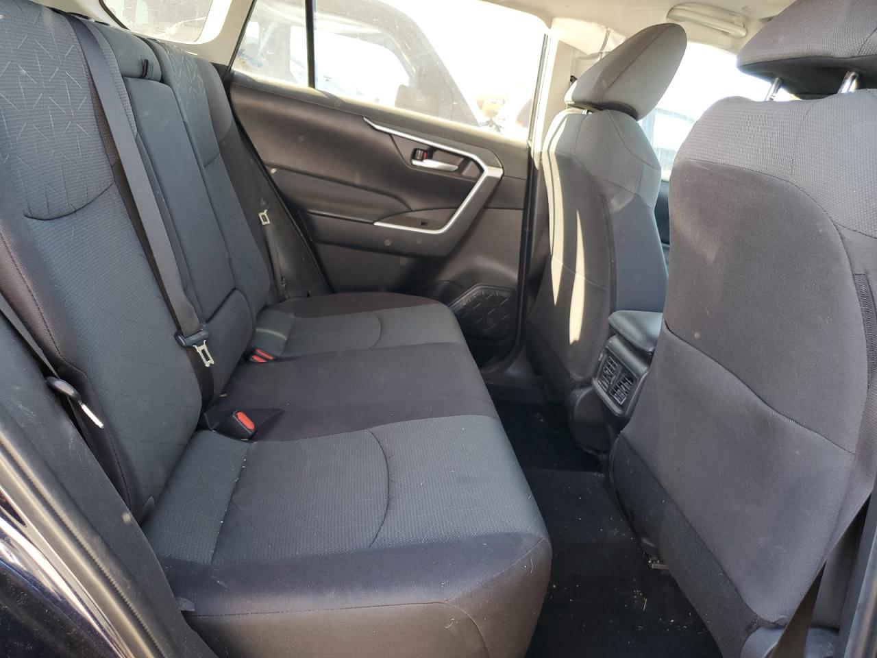 2023 Toyota RAV 4 - Image 11