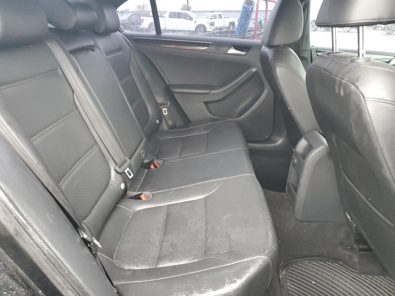 2018 Volkswagen Jetta - Image 10