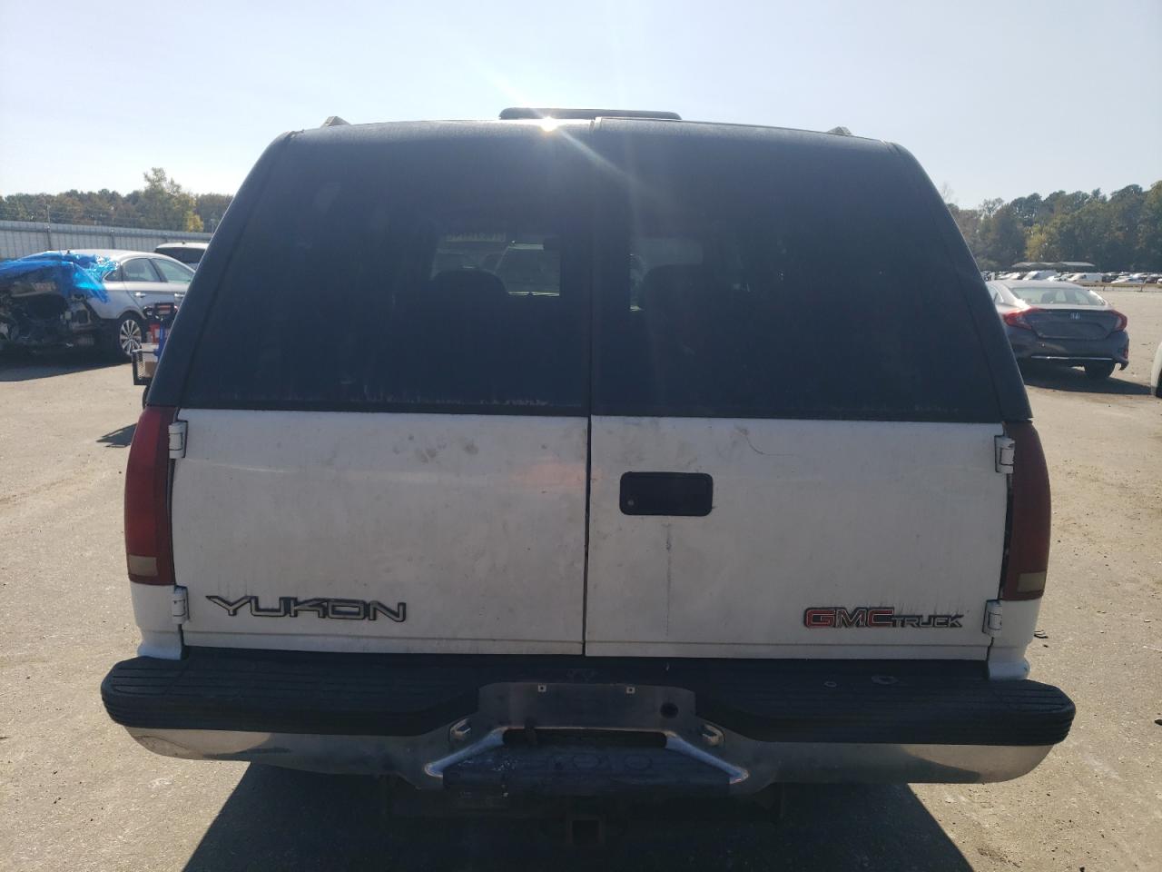 1996 GMC Yukon VIN: 1GKEK13R1TJ750705 Lot: 76251474