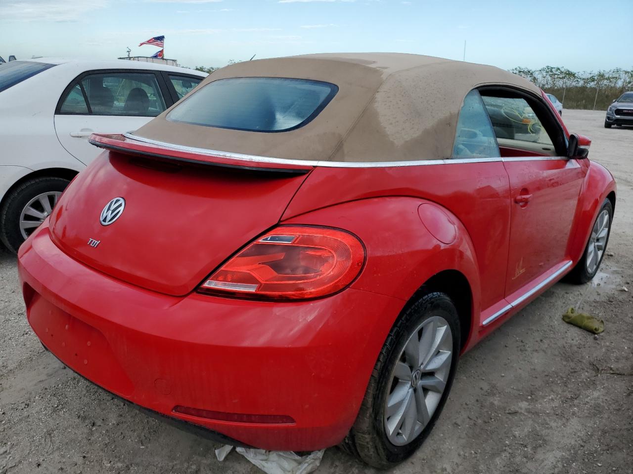 2013 Volkswagen Beetle VIN: 3VW5L7AT3DM821558 Lot: 73689164