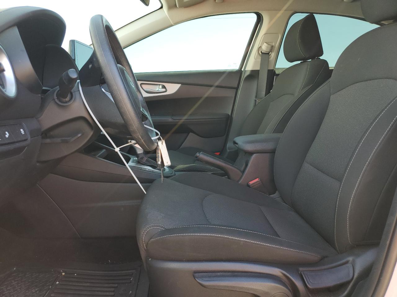 2024 Kia Forte Lx VIN: 3KPF24AD1RE786859 Lot: 74381724