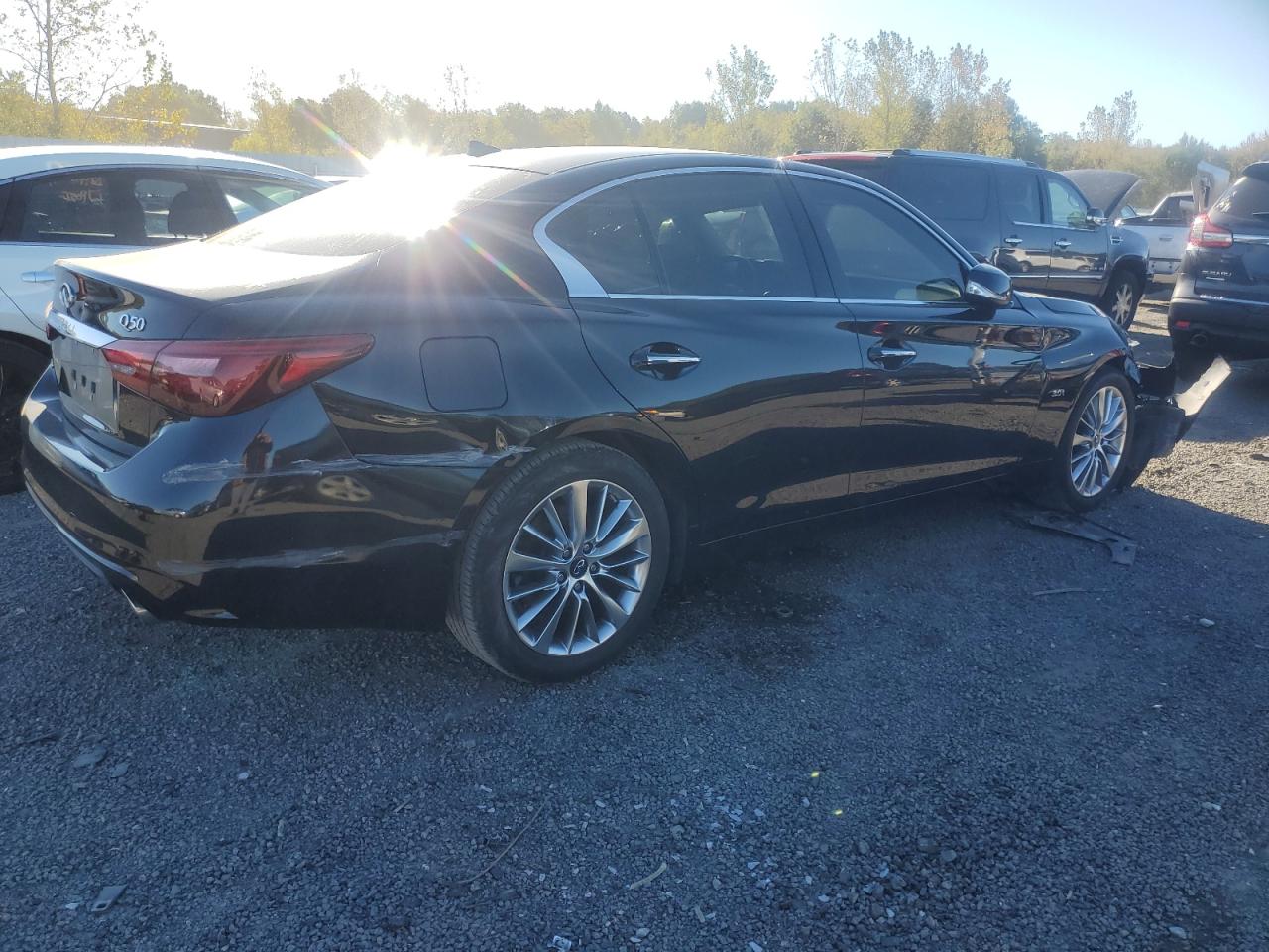 VIN JN1EV7ARXJM440074 2018 INFINITI Q50 no.3