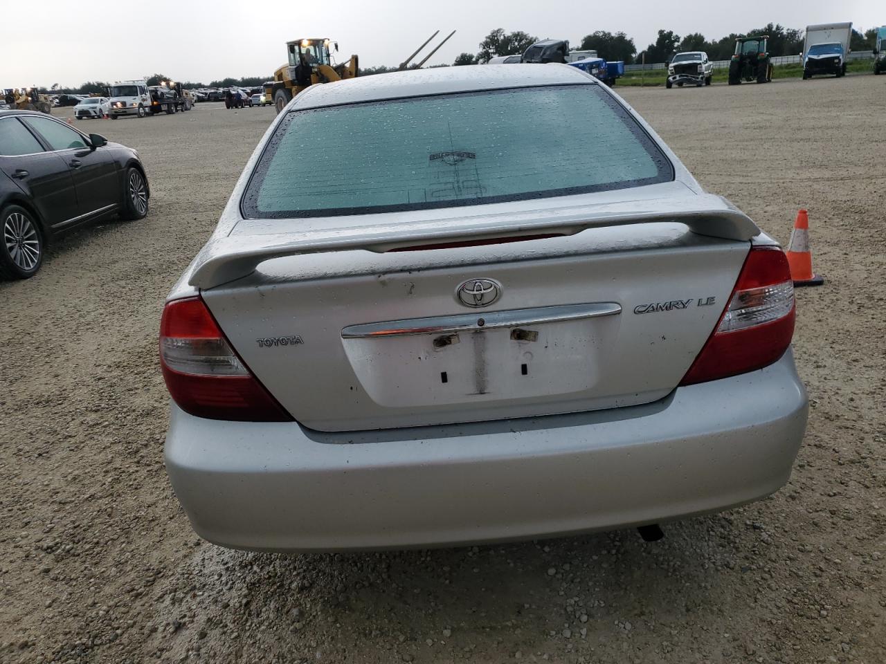 4T1BE32K22U025998 2002 Toyota Camry Le