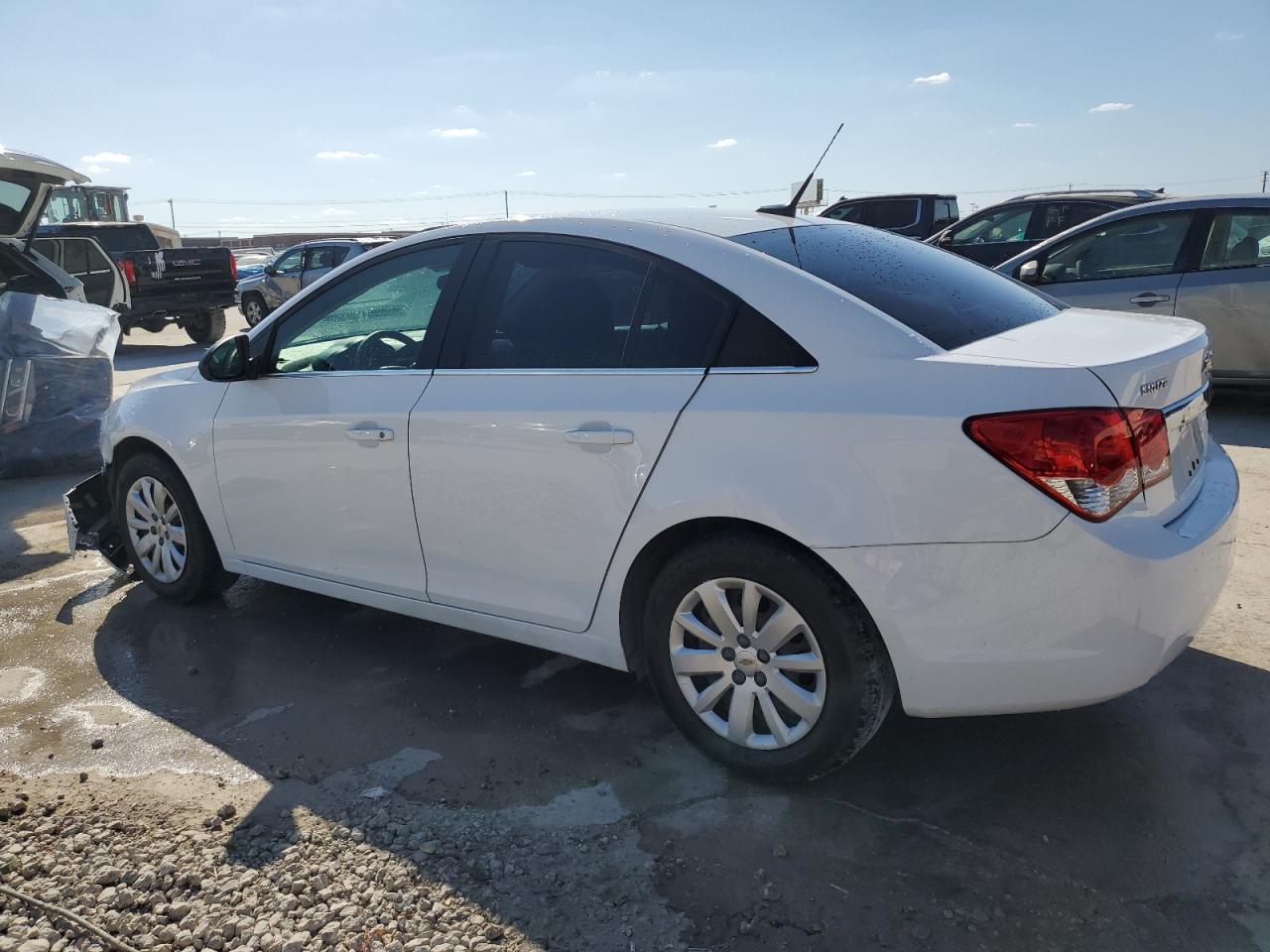 2011 Chevrolet Cruze - Image 2
