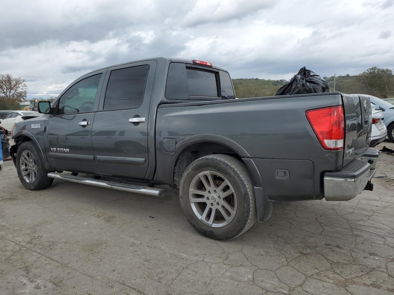 2011 Nissan Titan - Image 2