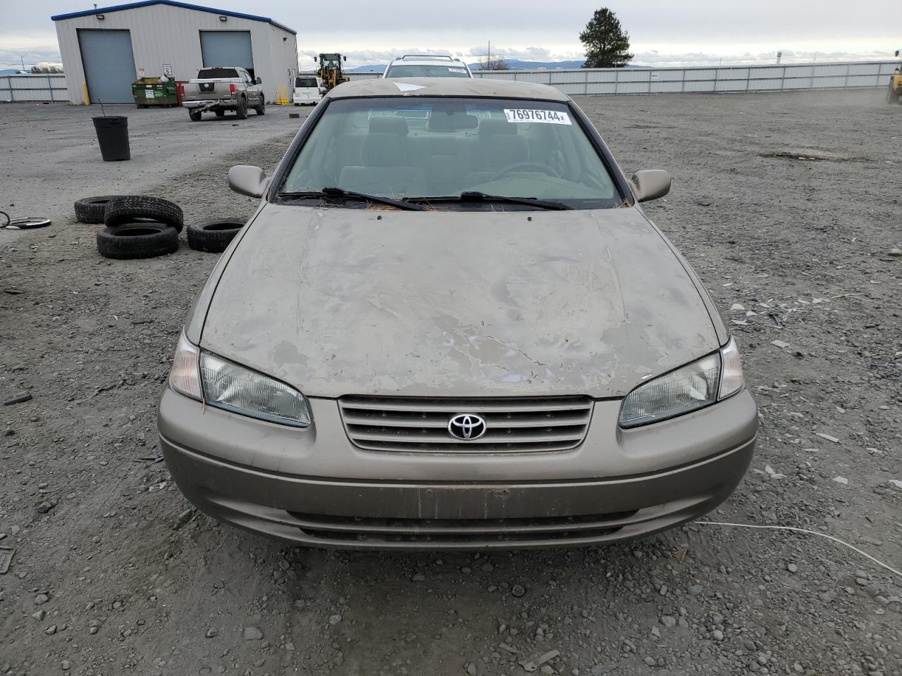 1999 Toyota Camry - Image 5