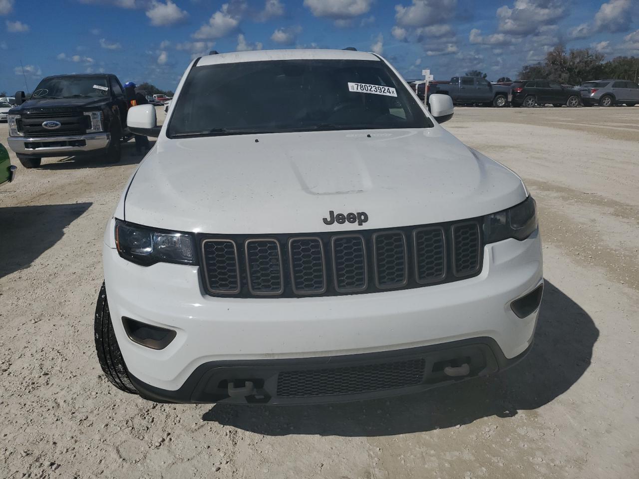 2016 Jeep Grand Cherokee - Image 5