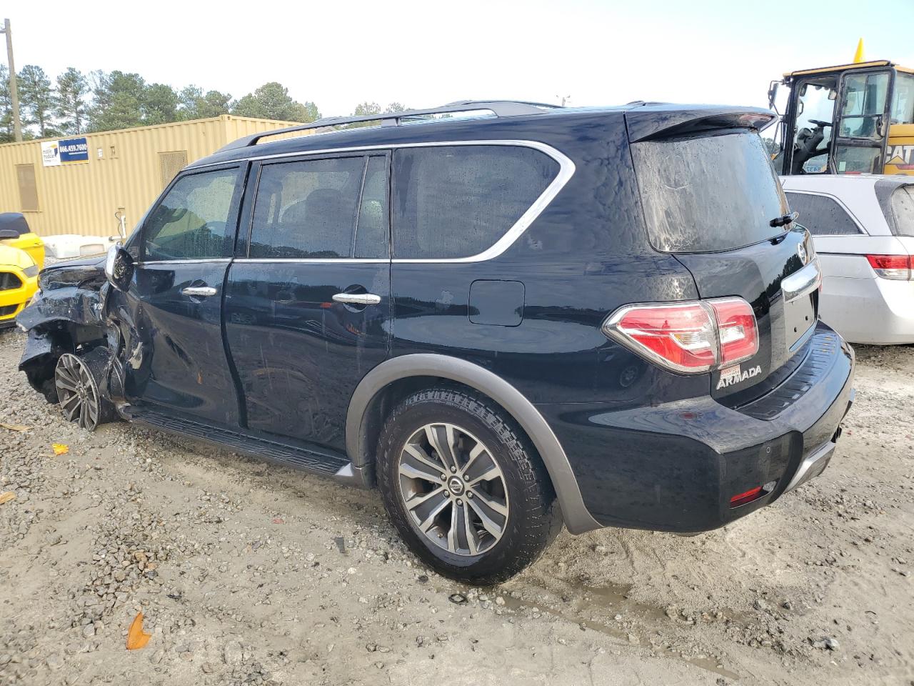 2019 Nissan Armada - Image 2