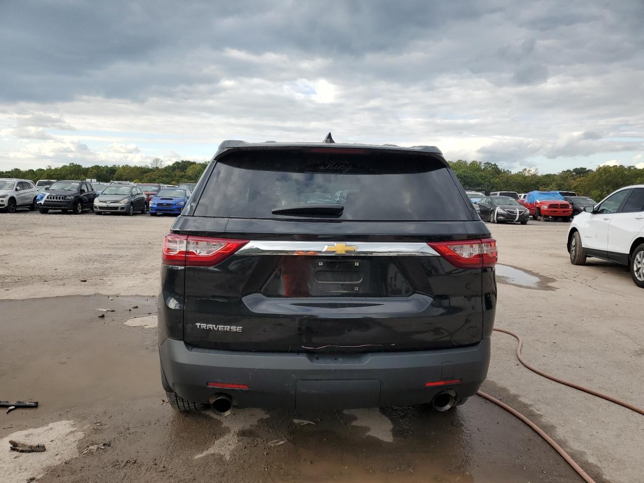 2018 Chevrolet Traverse Ls VIN: 1GNERFKW8JJ251092 Lot: 74386824