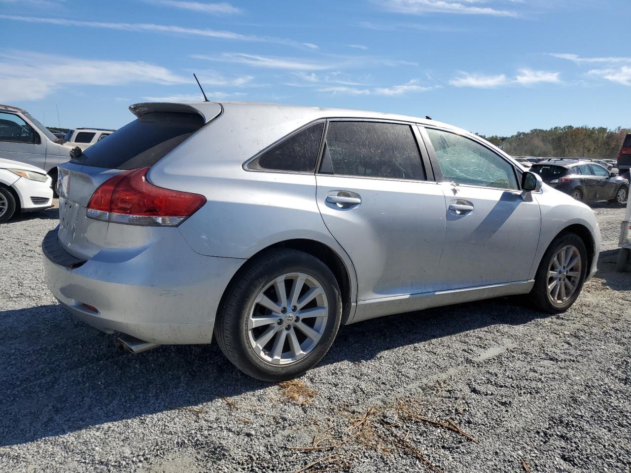 2010 Toyota Venza - Image 3