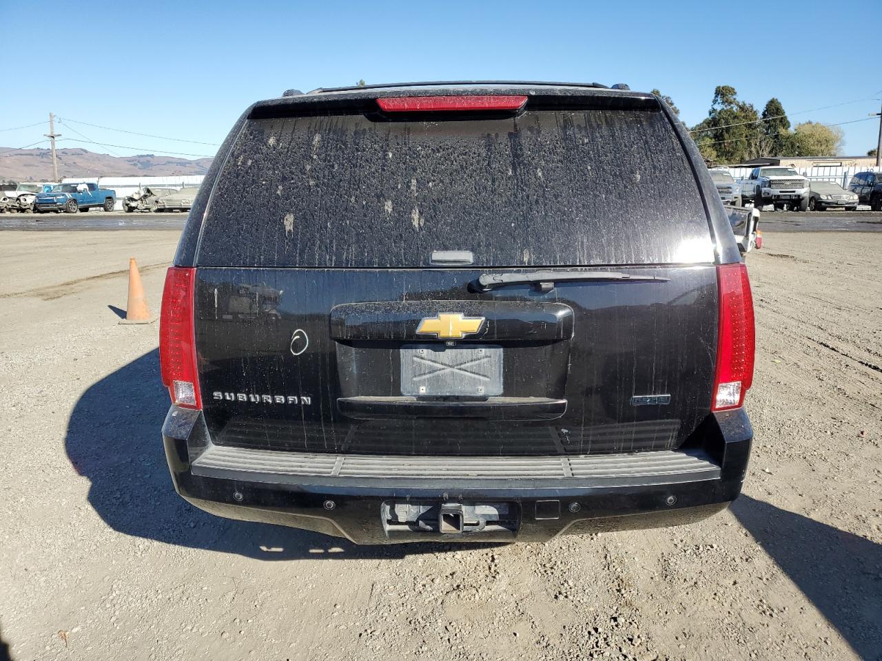 2013 Chevrolet Suburban C1500 Ls VIN: 1GNSCHE00DR367321 Lot: 76208274