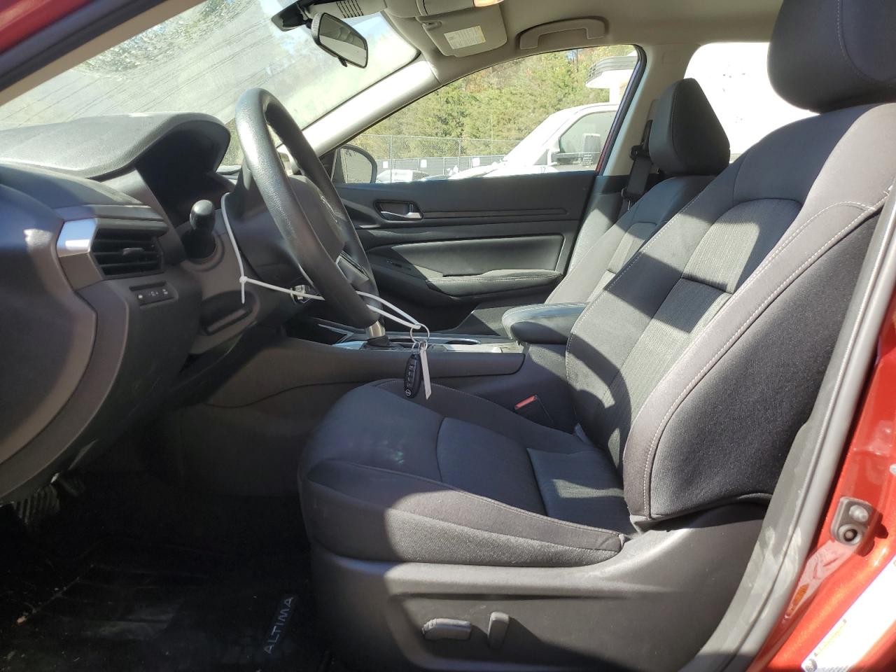 2024 Nissan Altima - Image 7