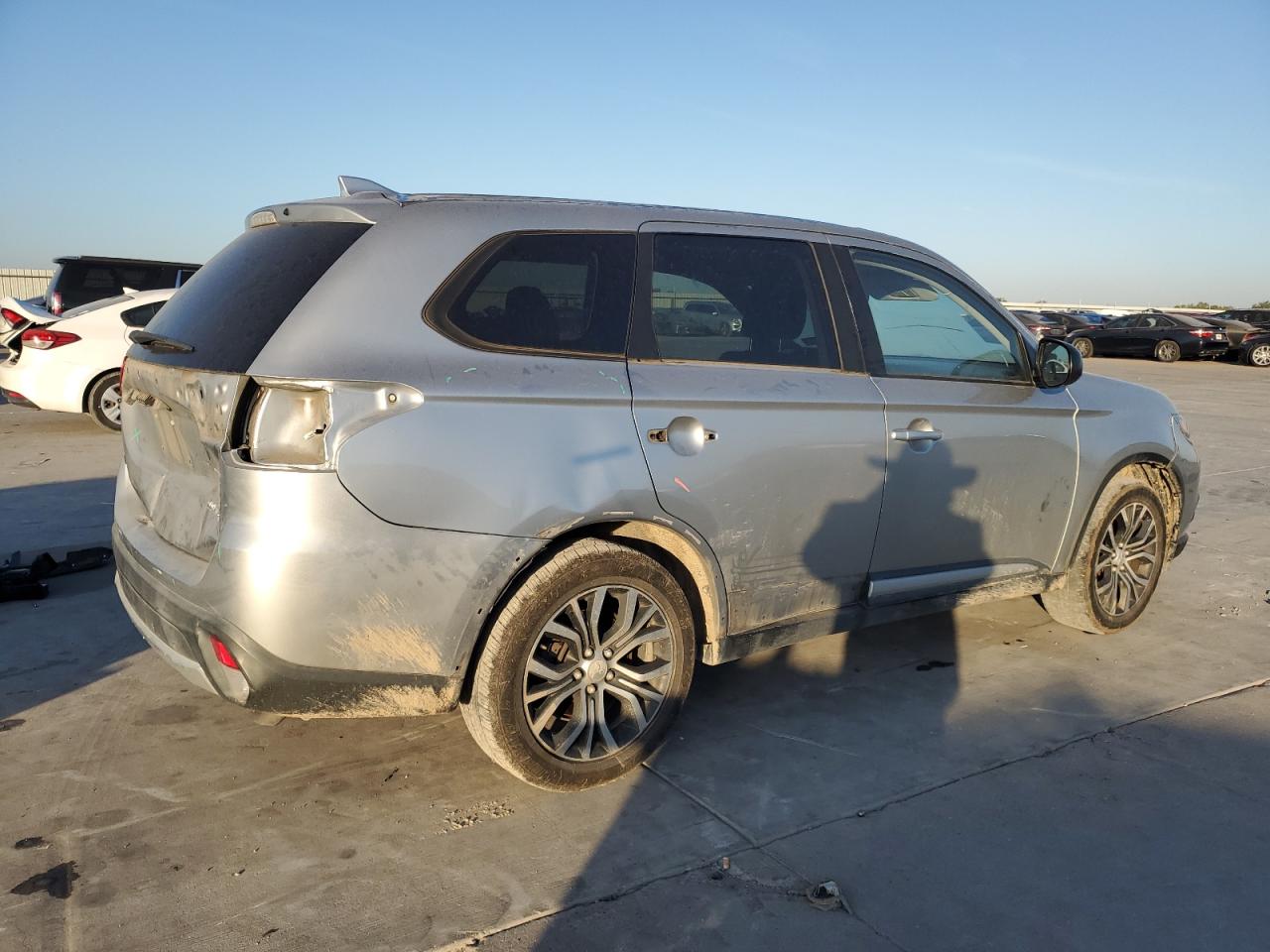 VIN JA4AD2A39JZ052814 2018 MITSUBISHI OUTLANDER no.3