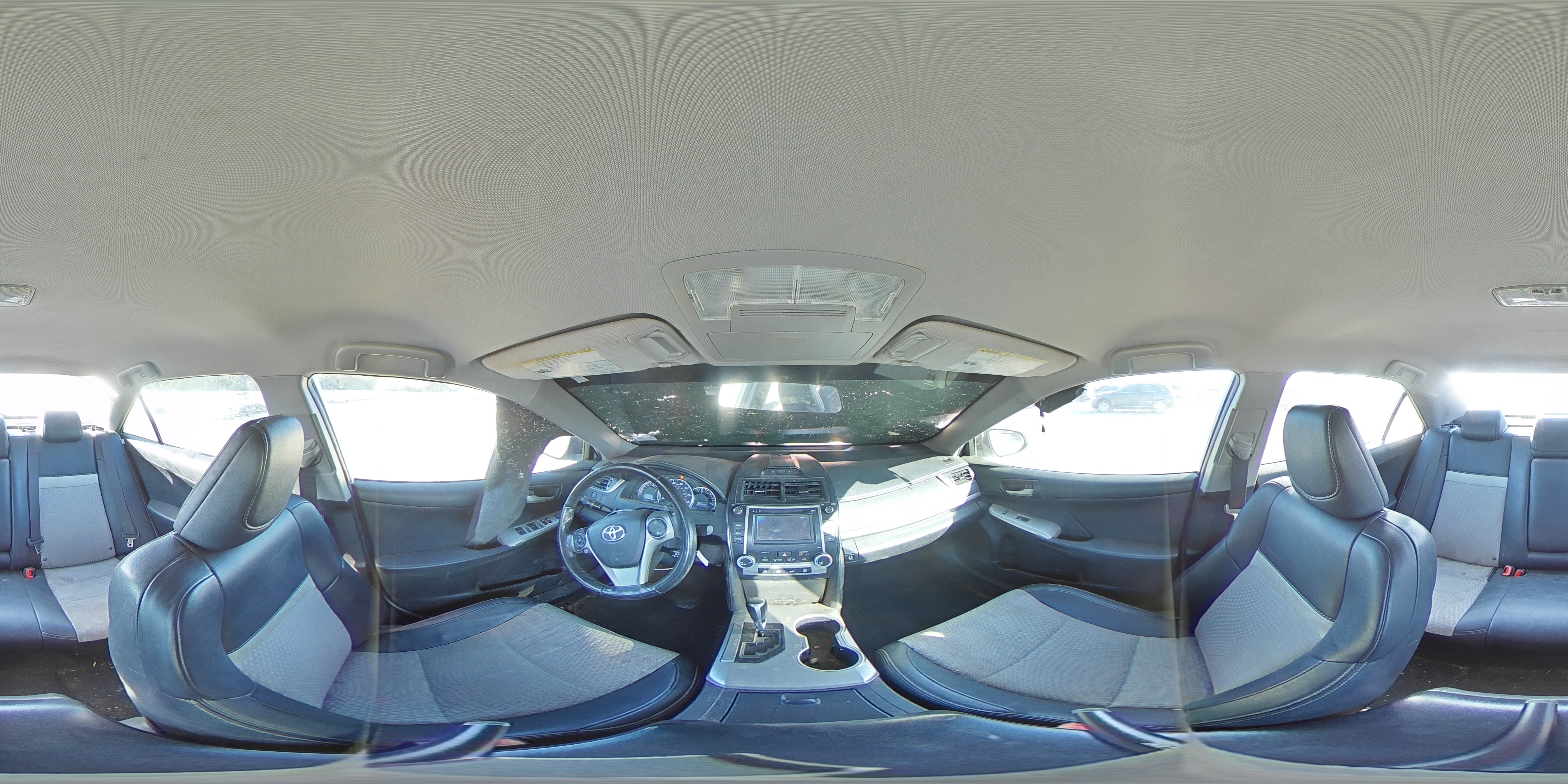2013 Toyota Camry - Image 13