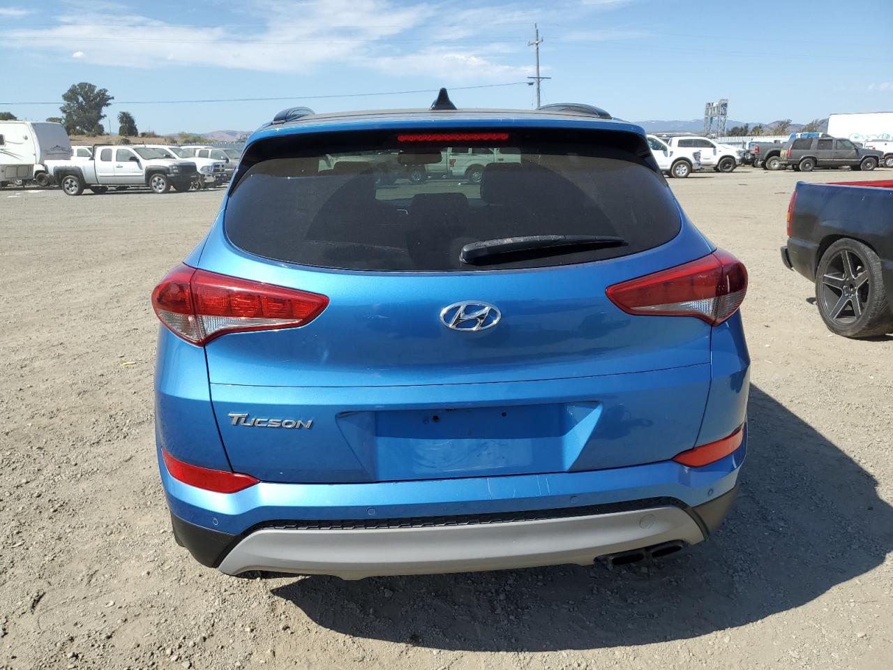 KM8J33A20JU696751 2018 Hyundai Tucson Value