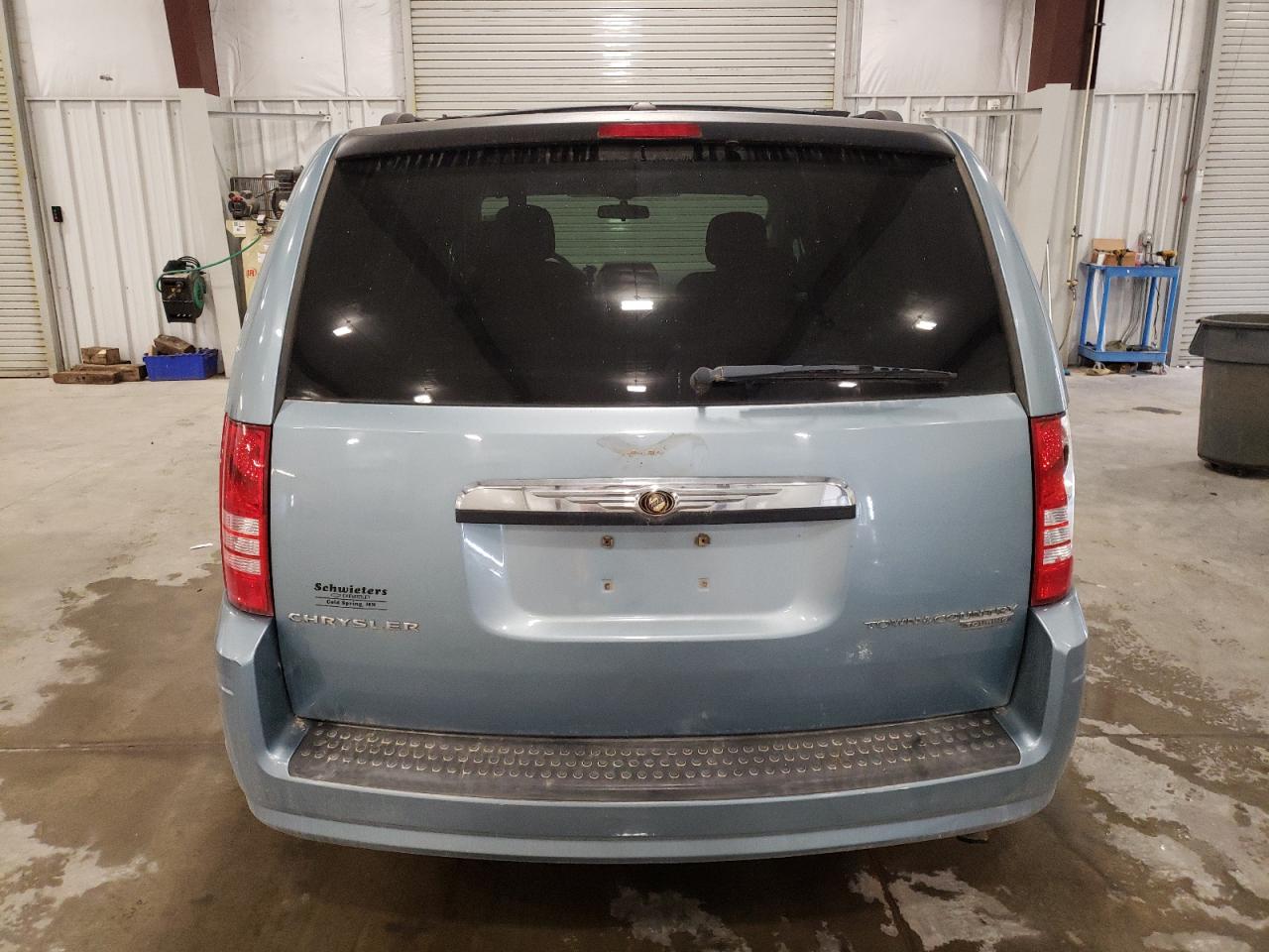 2010 Chrysler Town & Country Touring VIN: 2A4RR5D17AR302755 Lot: 77990584