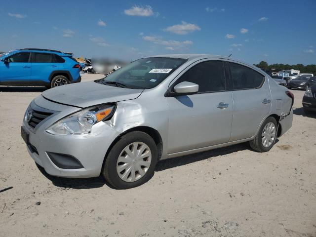  NISSAN VERSA 2017 Сріблястий