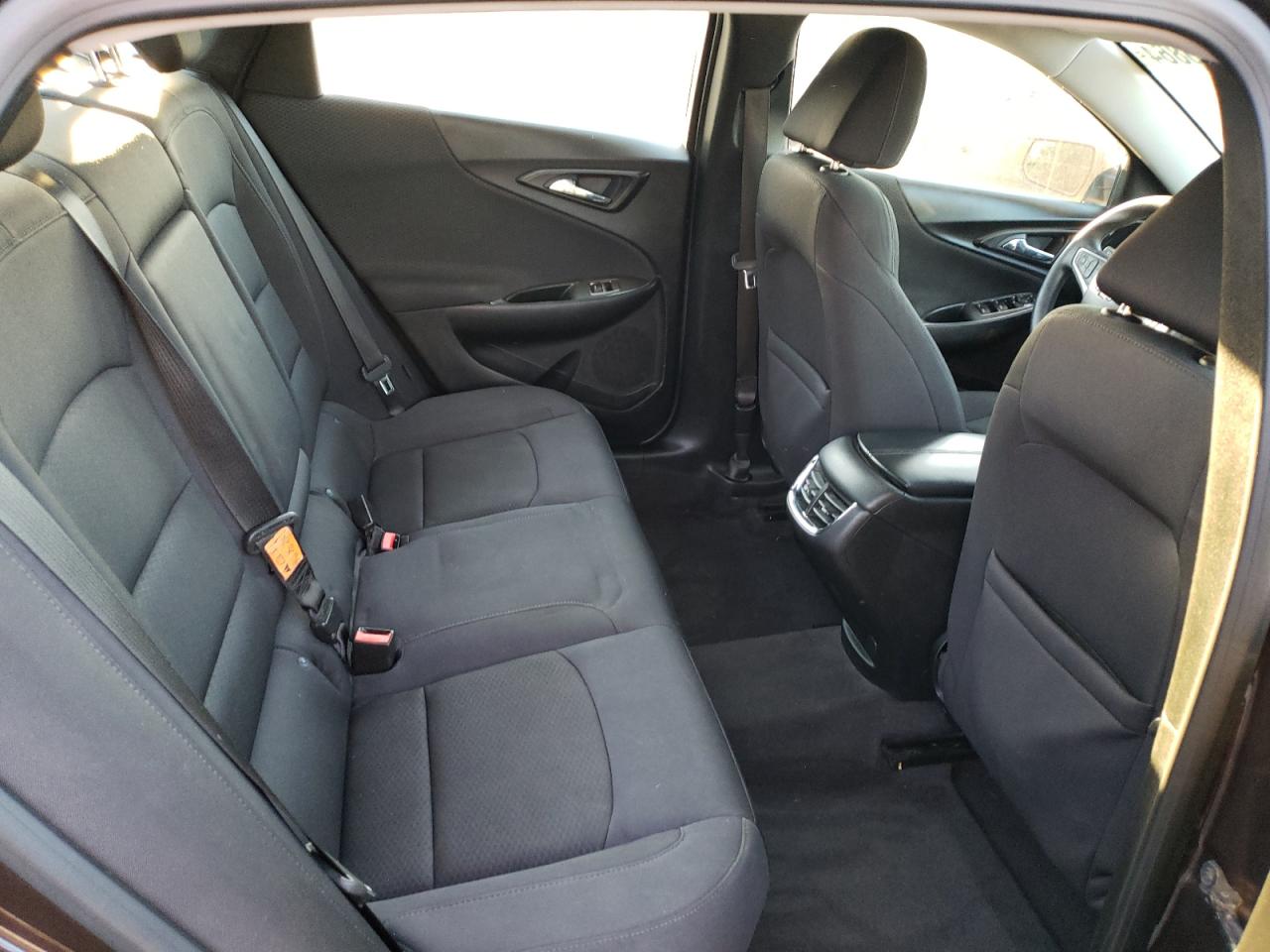 2016 Chevrolet Malibu - Image 10