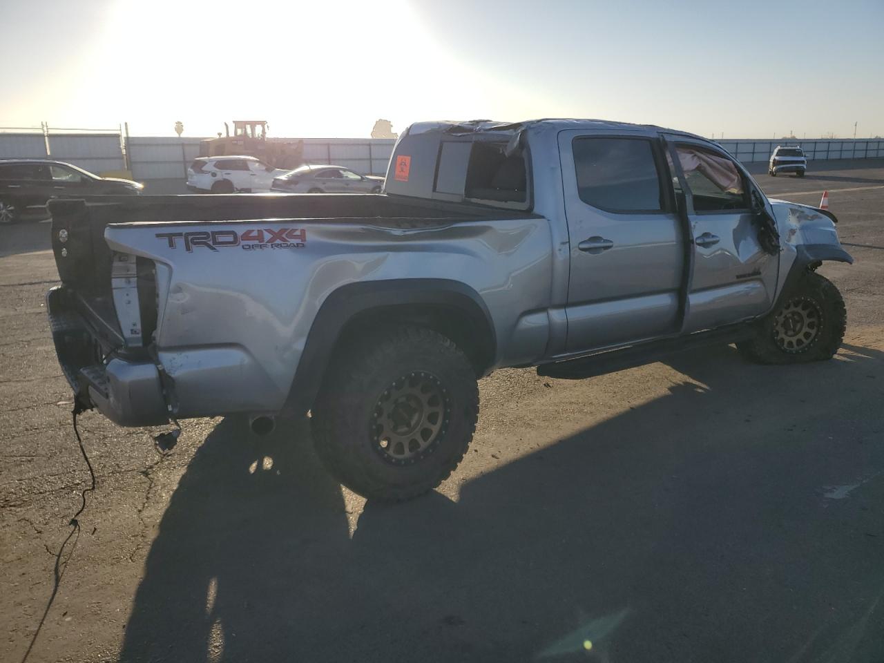 VIN 3TMDZ5BN1JM042737 2018 TOYOTA TACOMA no.3