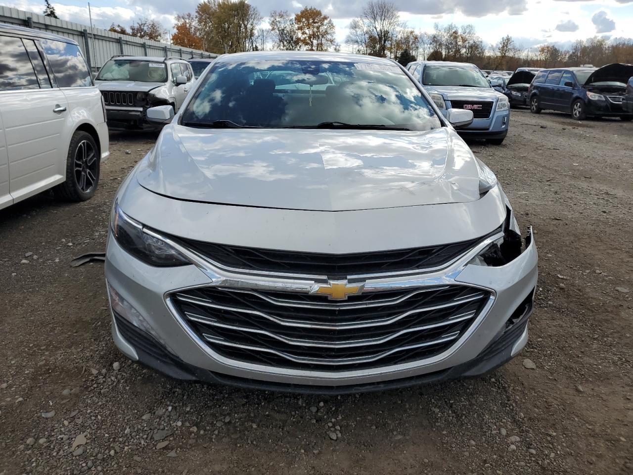 2020 Chevrolet Malibu - Image 5
