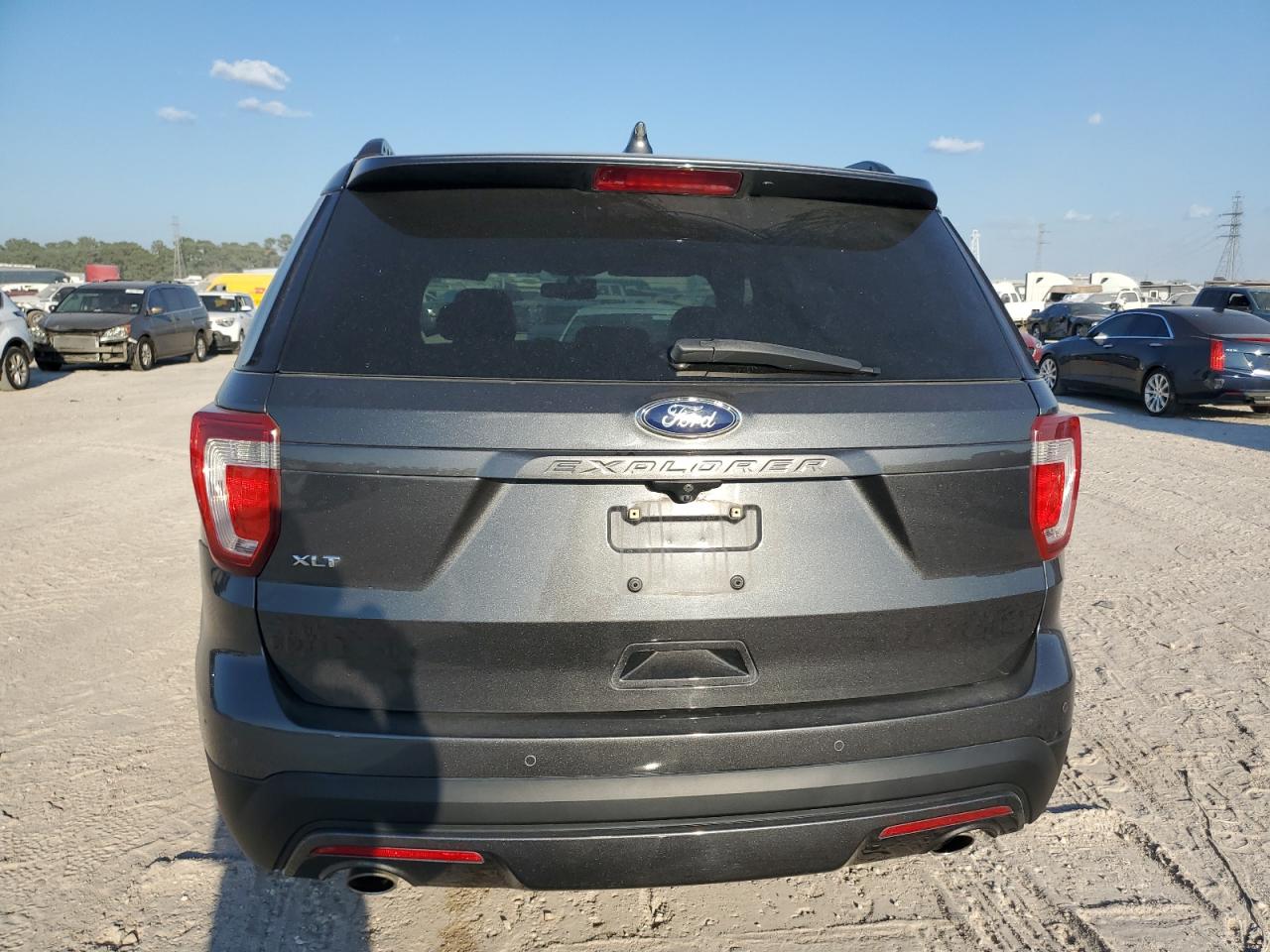 2017 Ford Explorer Xlt VIN: 1FM5K7D87HGD39989 Lot: 74709404