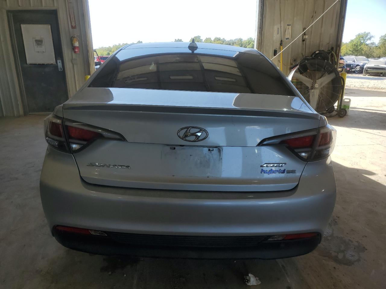 2016 Hyundai Sonata Hybrid VIN: KMHE24L18GA013784 Lot: 74455734