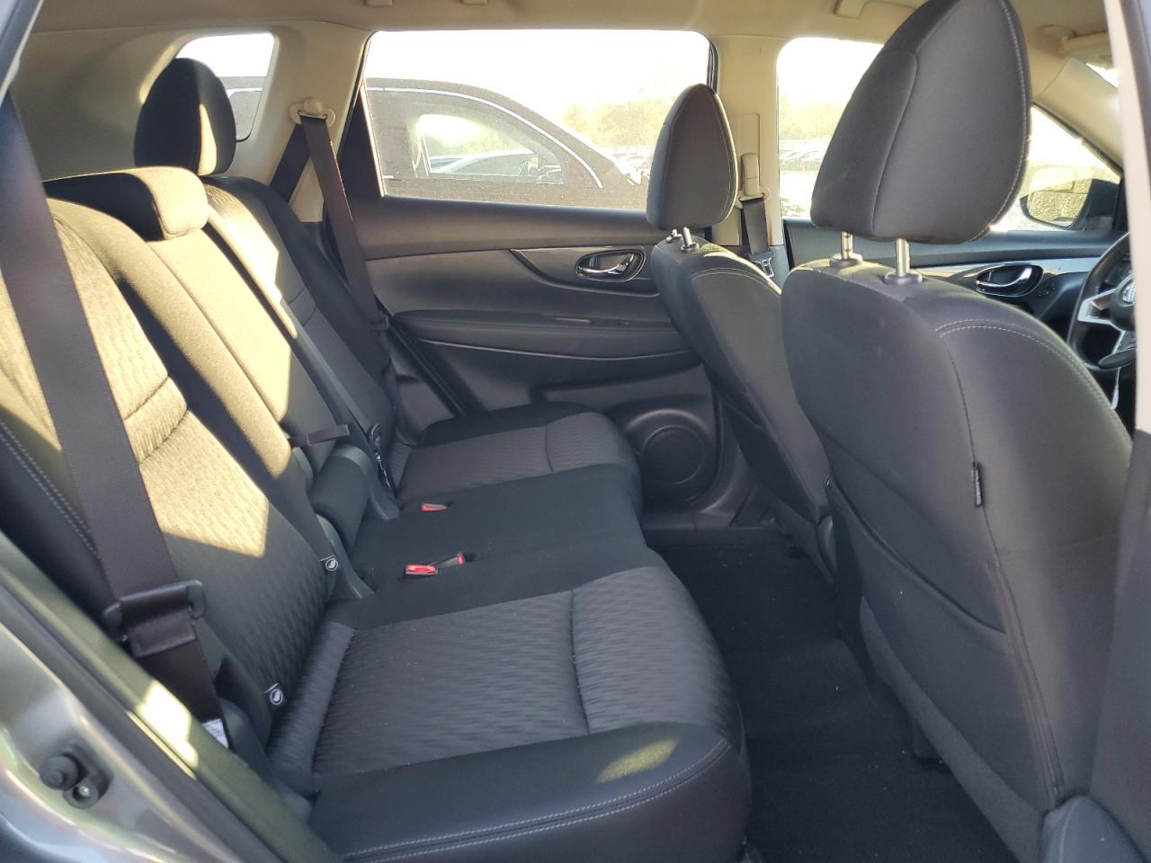 2017 Nissan Rogue S VIN: KNMAT2MV2HP578827 Lot: 84622805