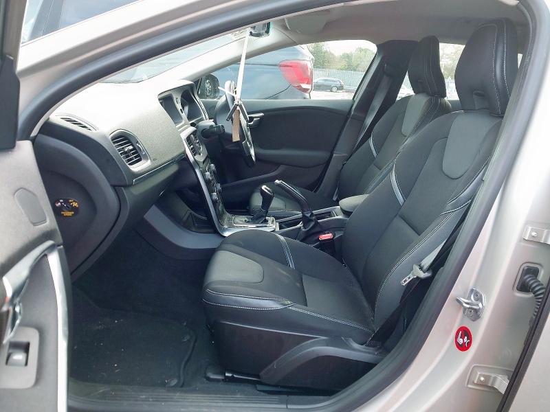 2018 VOLVO V40 MOMENTUM T2 