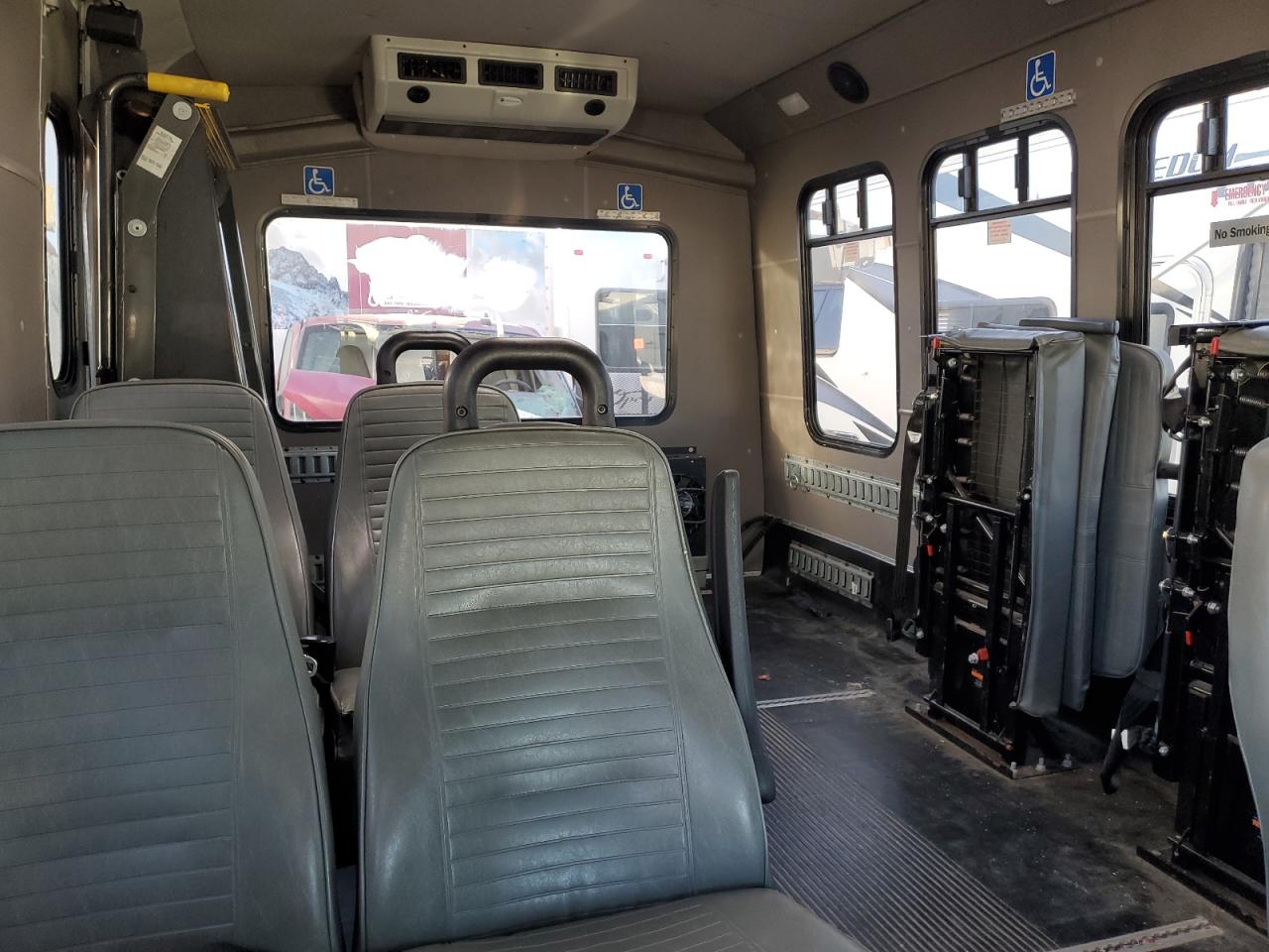 2015 Ford Econoline E350 Super Duty Cutaway Van VIN: 1FDEE3FL0FDA37413 Lot: 86713335