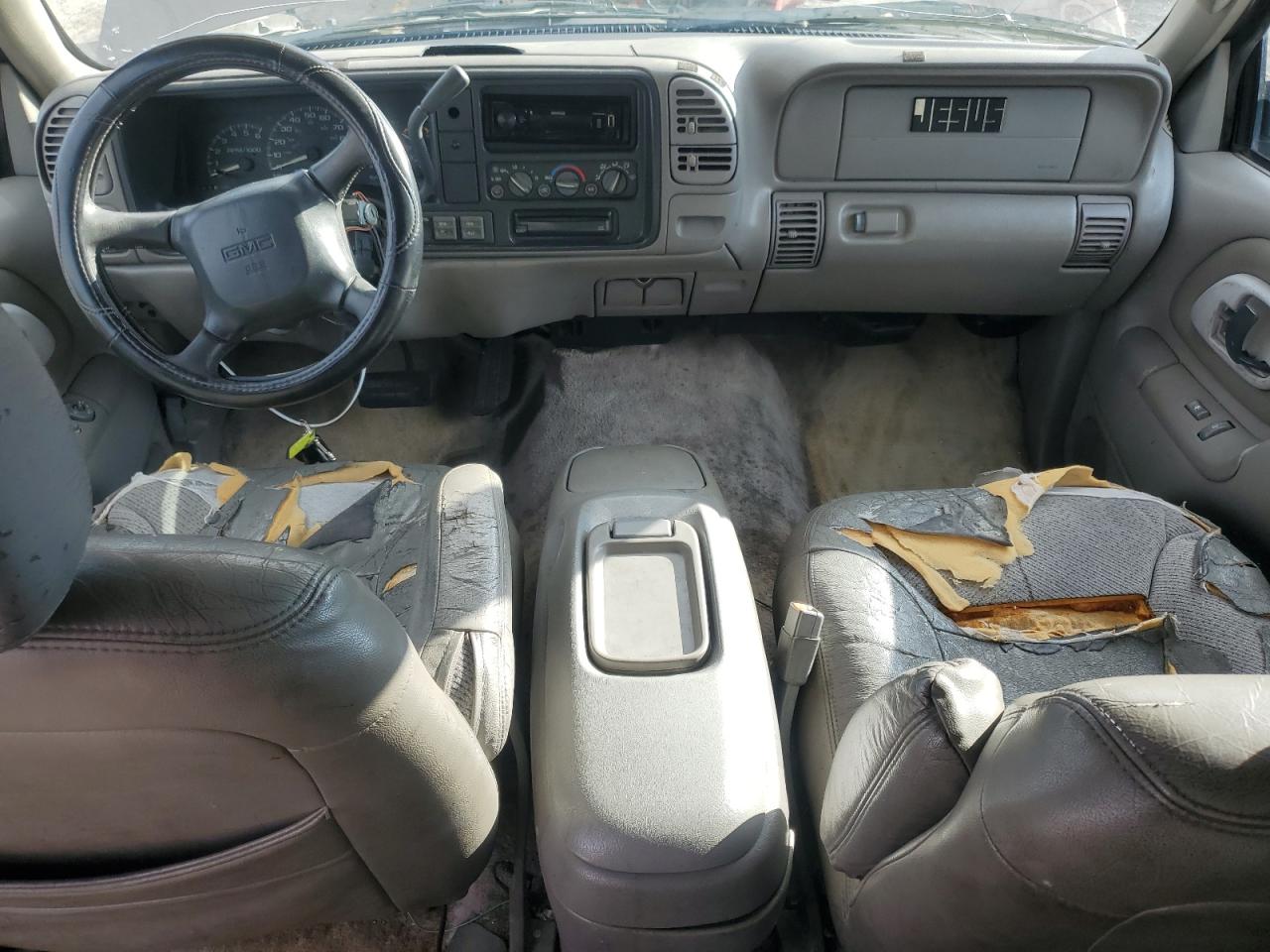 1998 GMC Suburban K1500 VIN: 3GKFK16R2WG513677 Lot: 86166585