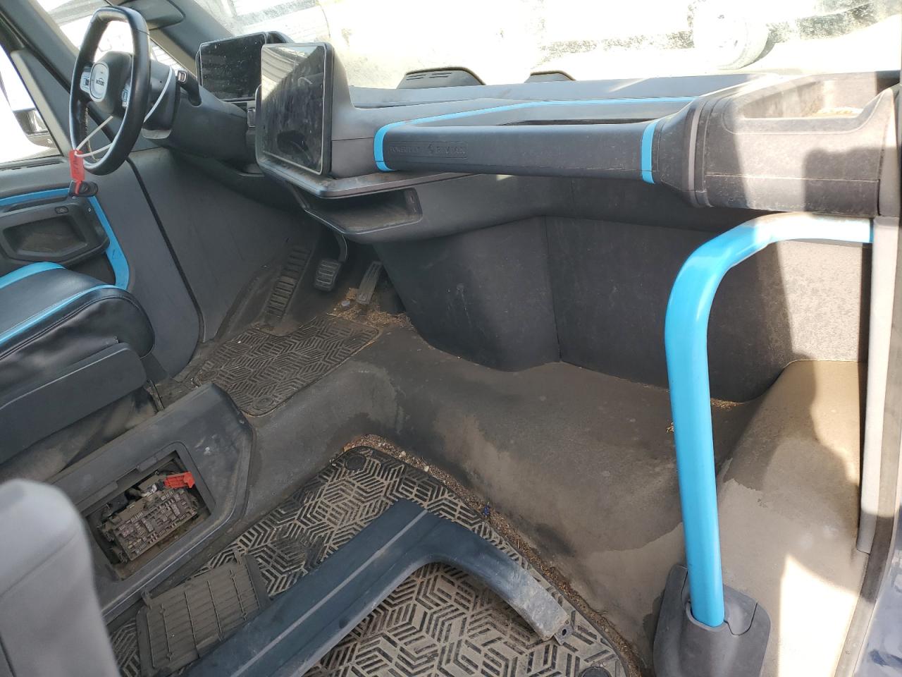 2023 Rivian Edv Delivery Van VIN: 7FCEHEB75PN007569 Lot: 90023115