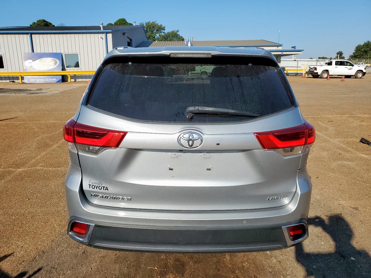 2018 Toyota Highlander Limited VIN: 5TDYZRFH0JS248595 Lot: 82233975