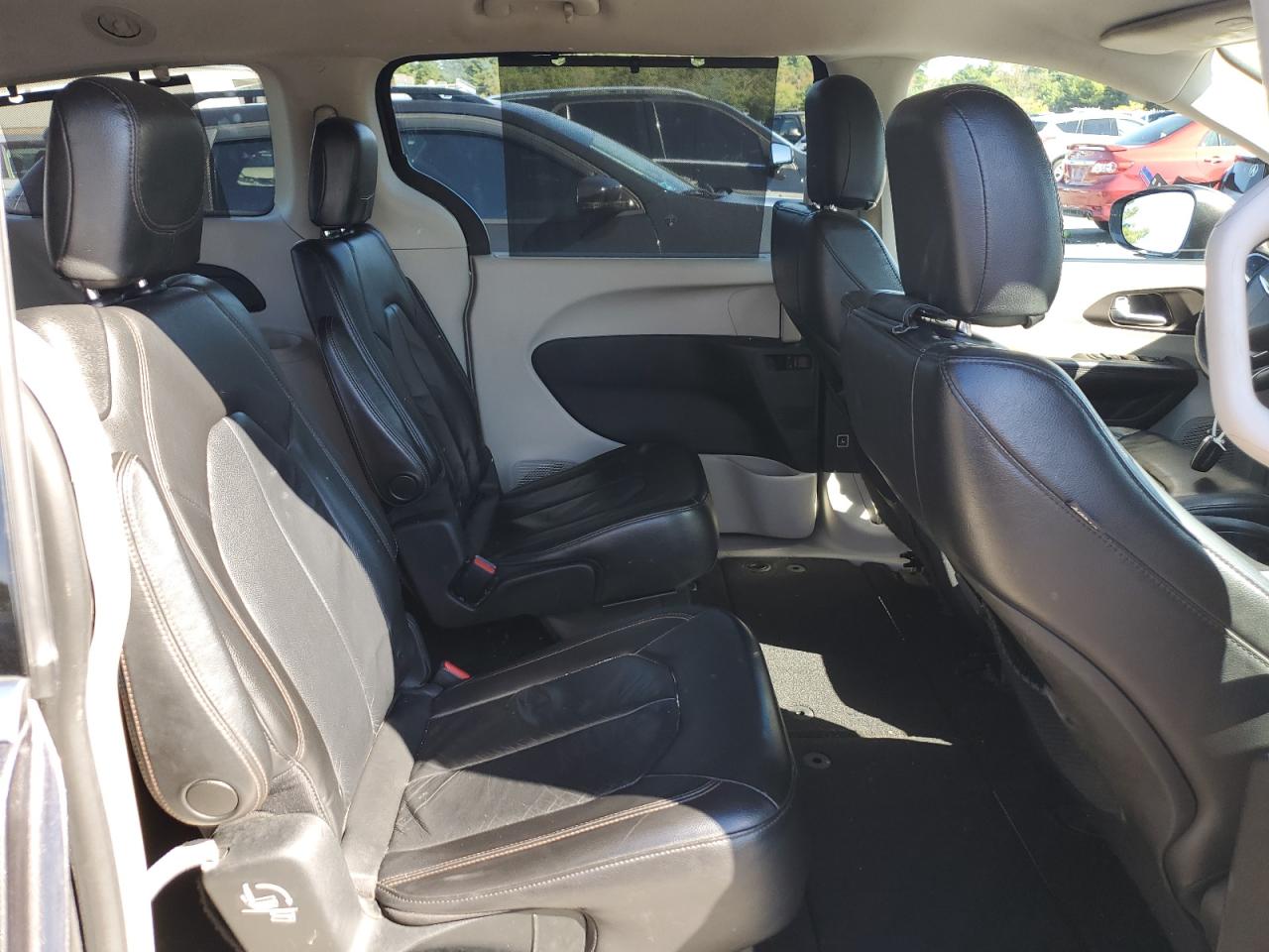 2017 Chrysler Pacifica Touring L VIN: 2C4RC1BG8HR745479 Lot: 84363755