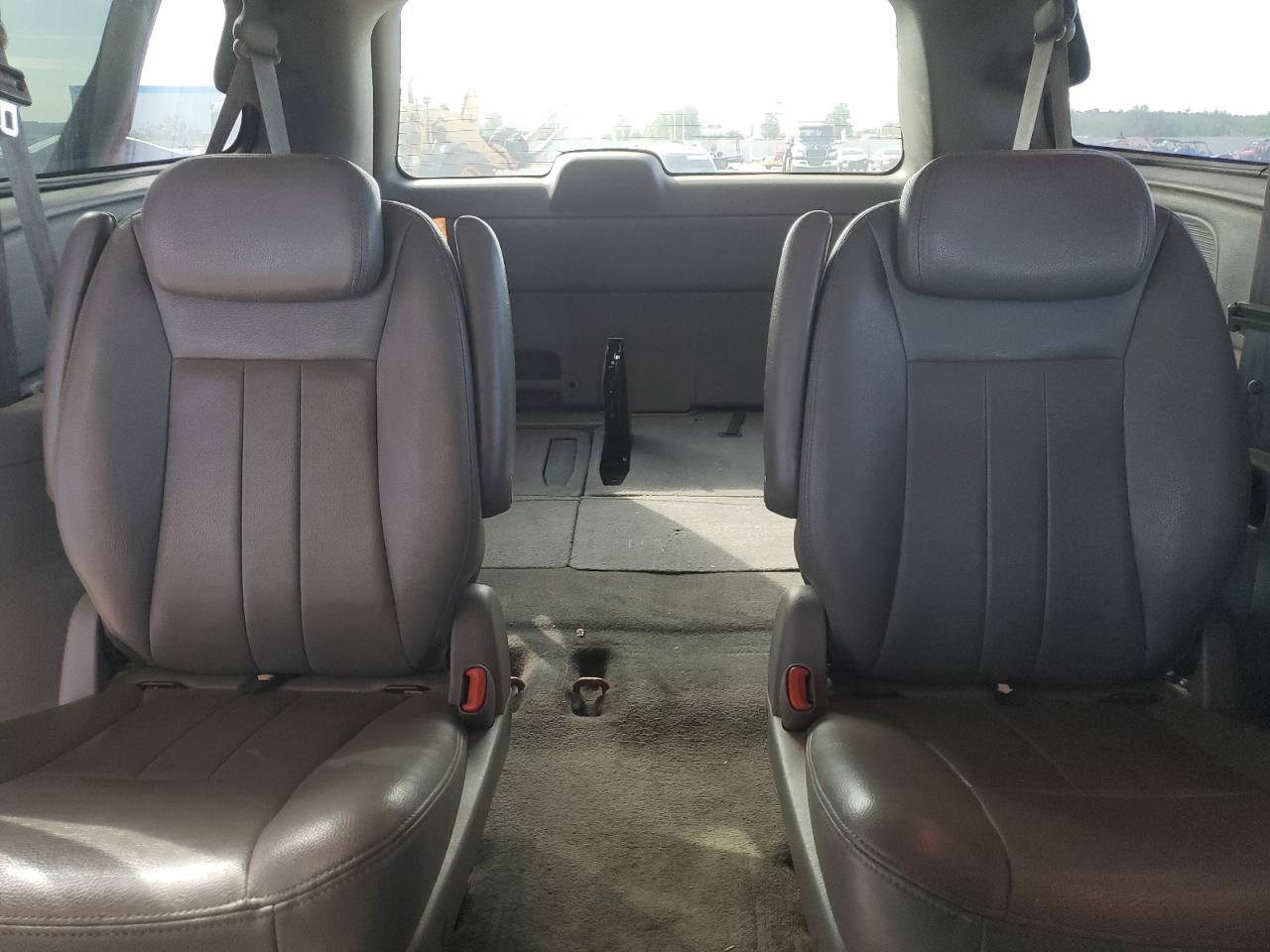 2005 Chrysler Town & Country Touring VIN: 2C4GP54LX5R197445 Lot: 85783725