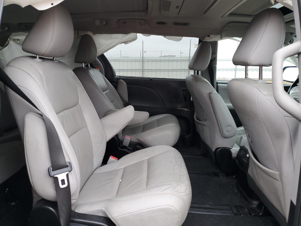 2015 Toyota Sienna Xle VIN: 5TDDK3DC6FS125513 Lot: 82234105