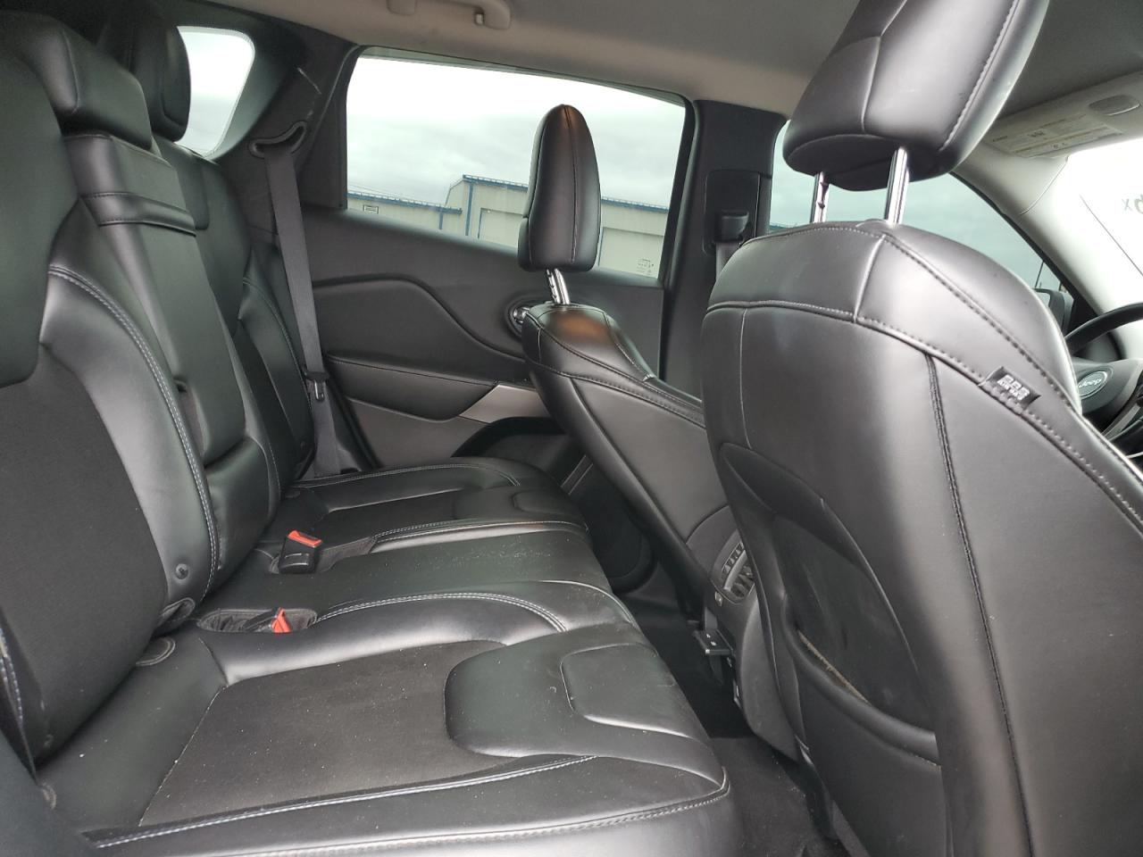 2019 Jeep Cherokee Latitude Plus VIN: 1C4PJMLB4KD323270 Lot: 82274785