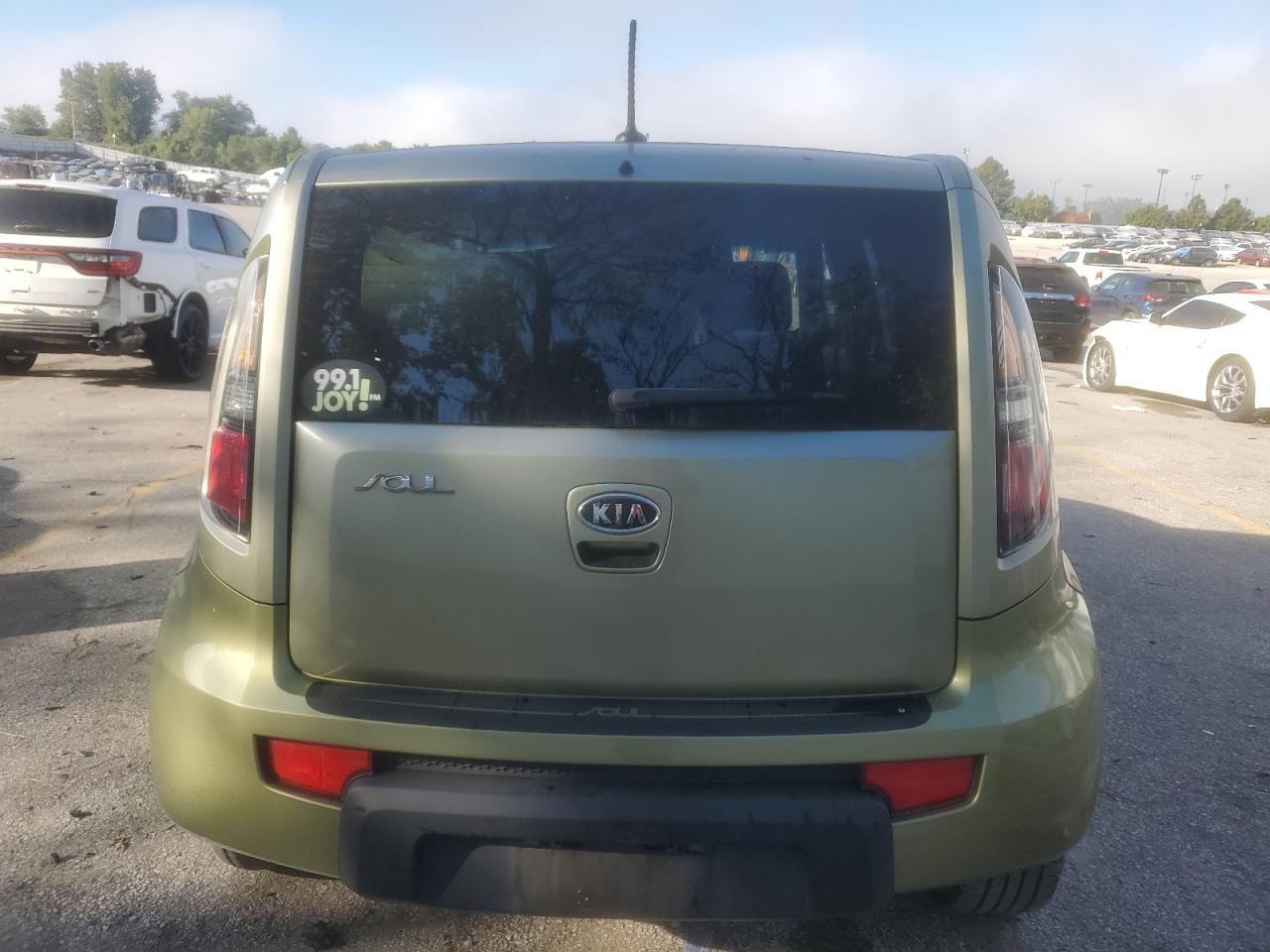 2011 Kia Soul + VIN: KNDJT2A25B7225905 Lot: 85749415